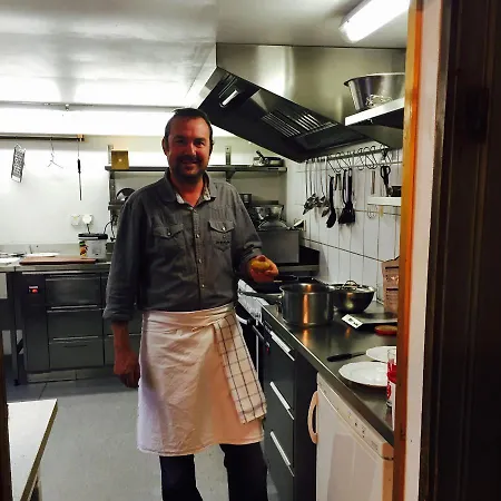 Edelweiss Mountain - 1 Hour Hike Up From Station - On Hiking Trail - No Transport 山林小屋 *