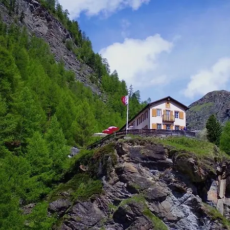 Edelweiss Mountain - 1 Hour Hike Up From Station - On Hiking Trail - No Transport Hytte