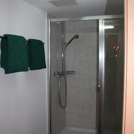 Edelweiss Mountain - 1 Hour Hike Up From Station - On Hiking Trail - No Transport 山林小屋 采尔马特