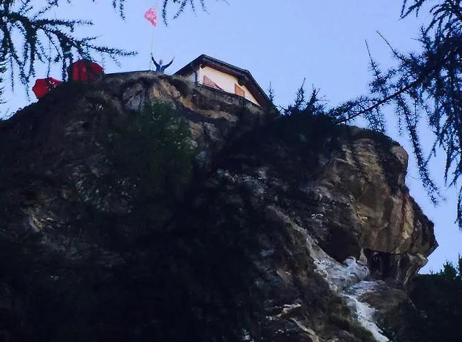 Lodge Edelweiss Mountain - 1 Hour Hike Up From Station - On Hiking Trail - No Transport Zermatt