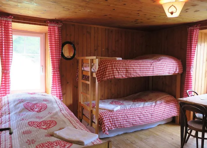 Edelweiss Mountain - 1 Hour Hike Up From Station - On Hiking Trail - No Transport Gerendaház