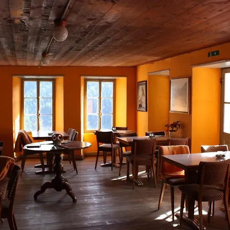 Edelweiss Mountain - 1 Hour Hike Up From Station - On Hiking Trail - No Transport Chata Zermatt