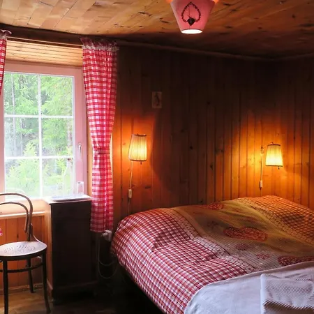 Edelweiss Mountain - 1 Hour Hike Up From Station - On Hiking Trail - No Transport Chata Zermatt